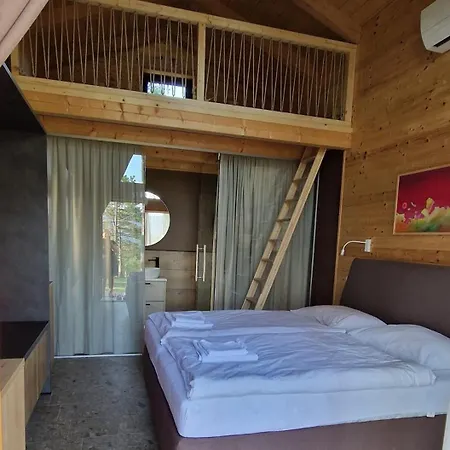 Pinja Gozdne Hiske Casa de Férias Crnice